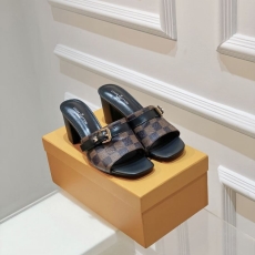 Louis Vuitton Slippers